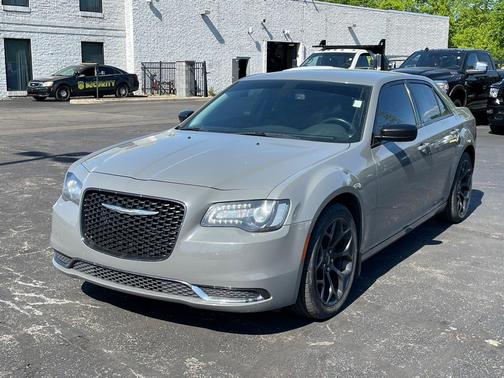 2019 Chrysler 300 Touring