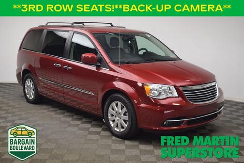 2016 Chrysler Town & Country Touring