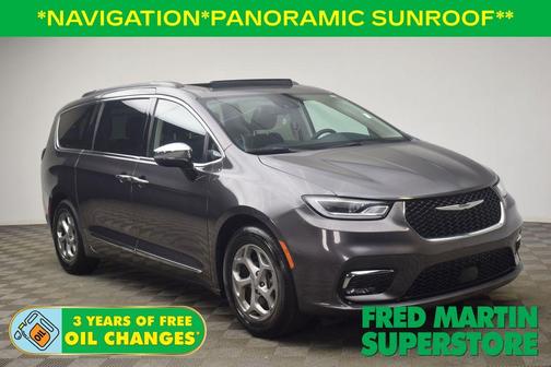 Granite Crystal Clearcoat Metallic 2023 Chrysler Pacifica Limited