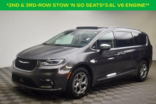 Granite Crystal Clearcoat Metallic 2023 Chrysler Pacifica Limited