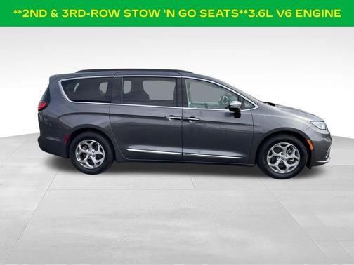 Granite Crystal Clearcoat Metallic 2023 Chrysler Pacifica Limited