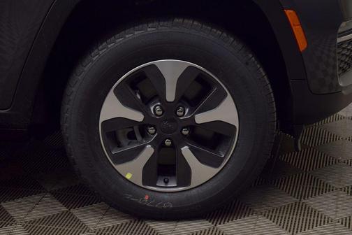 2025 Jeep Grand Cherokee 4xe Base