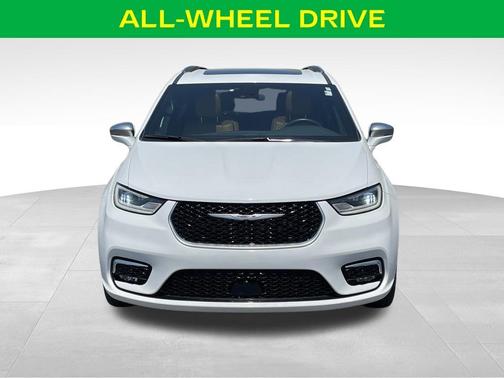 Bright White Clearcoat 2021 Chrysler Pacifica Pinnacle