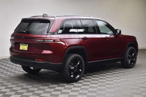 2025 Jeep Grand Cherokee Laredo