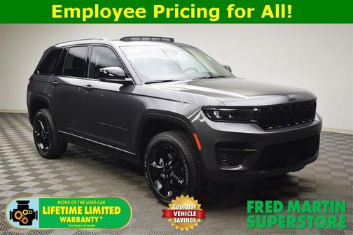 2025 Jeep Grand Cherokee Laredo