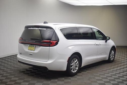 Bright White Clearcoat 2027 Chrysler Pacifica SELECT