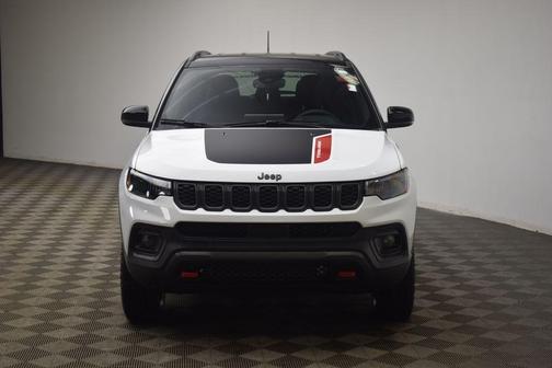 Bright White Clearcoat 2026 Jeep Compass Trailhawk