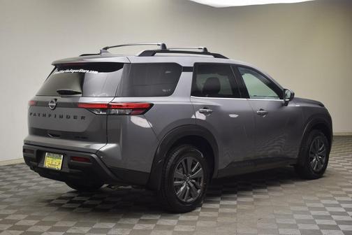 2023 Nissan Pathfinder SV
