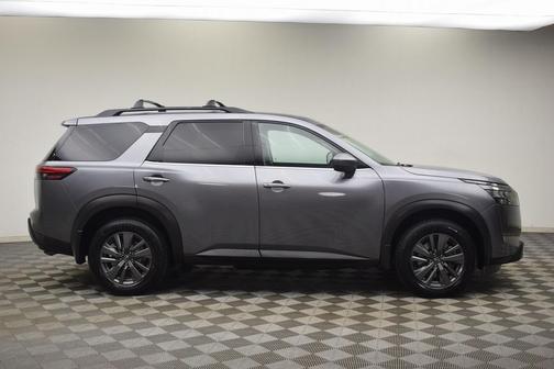 2023 Nissan Pathfinder SV