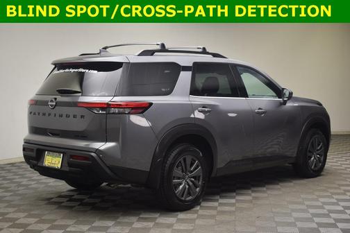 2023 Nissan Pathfinder SV