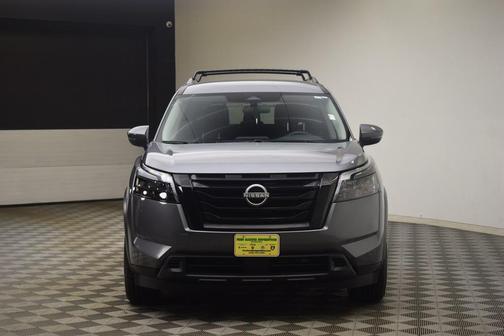 2023 Nissan Pathfinder SV
