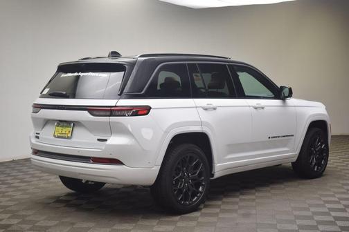 Bright White Clearcoat 2026 Jeep Grand Cherokee Summit