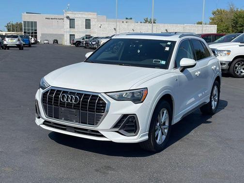2022 Audi Q3 45 S line Premium