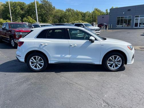 2022 Audi Q3 45 S line Premium