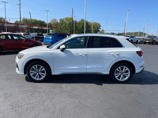 2022 Audi Q3 45 S line Premium