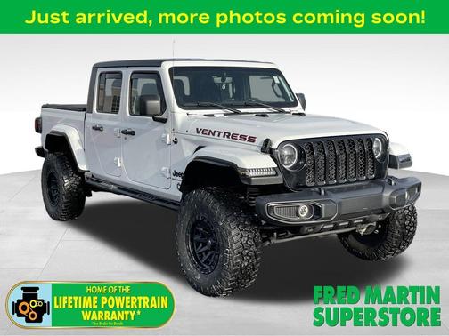 2023 Jeep Gladiator Sport