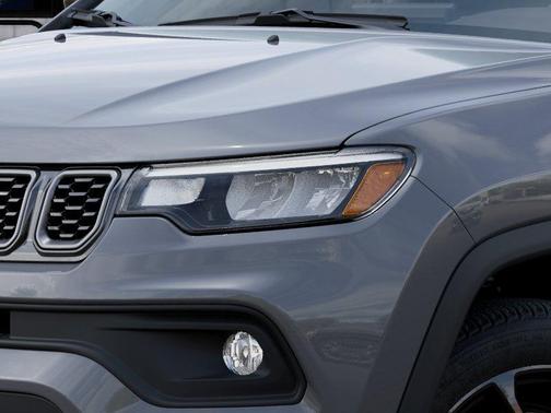 Sting Gray Clearcoat 2027 Jeep Compass Latitude