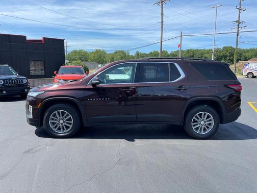 2022 Chevrolet Traverse LT Cloth