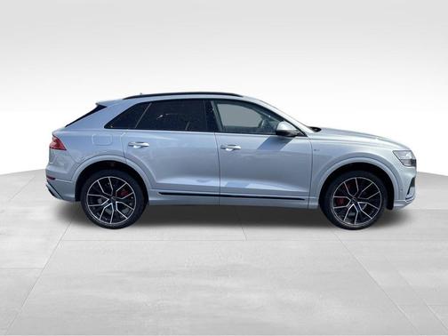 Satellite Silver Metallic 2023 Audi Q8 55 Premium Plus