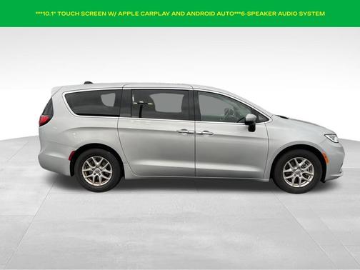 2023 Chrysler Pacifica Touring-L