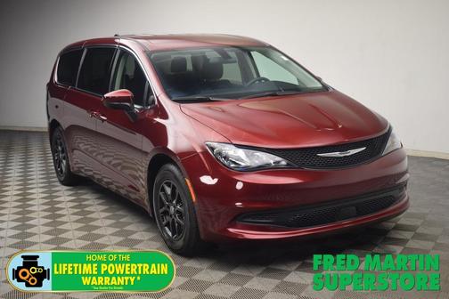 2022 Chrysler Voyager LX