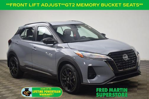 2022 Nissan Kicks SR