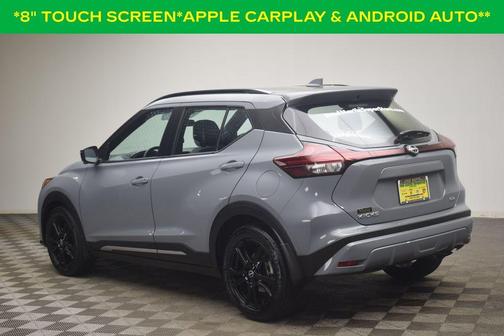 2022 Nissan Kicks SR