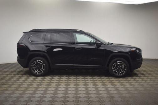 Diamond Black 2026 Jeep Cherokee LAREDO/LIMITED