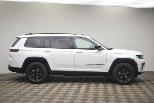 Bright White Clearcoat 2026 Jeep Grand Cherokee L Laredo