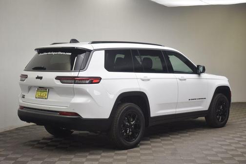 Bright White Clearcoat 2026 Jeep Grand Cherokee L Laredo