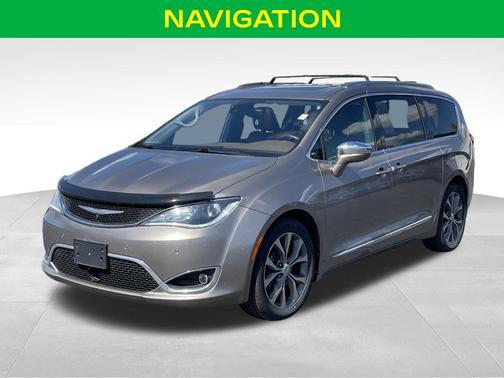 Molten Silver 2017 Chrysler Pacifica Limited