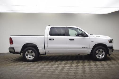 Bright White Clearcoat 2026 RAM 1500 Big Horn/Lone Star