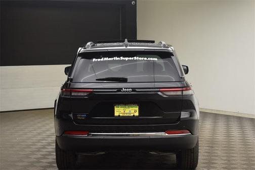 2025 Jeep Grand Cherokee 4xe Base