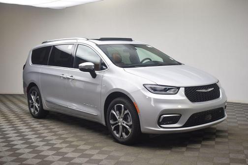 2026 Chrysler Pacifica Pinnacle