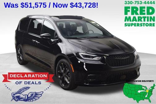 Diamond Black 2026 Chrysler Pacifica Select