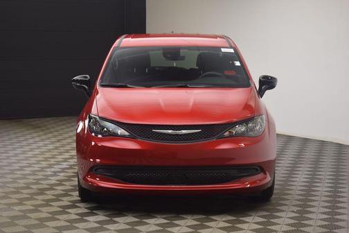 2026 Chrysler Voyager LX