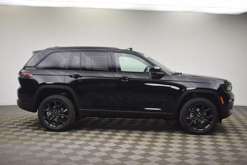 Diamond Black 2025 Jeep Grand Cherokee Limited
