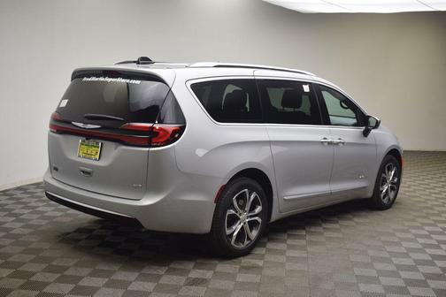 2026 Chrysler Pacifica Pinnacle