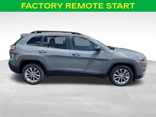Sting Gray Clearcoat 2022 Jeep Cherokee Latitude Lux