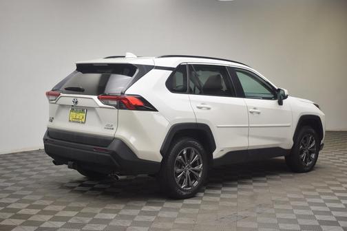 2022 Toyota RAV4 Hybrid XLE Premium