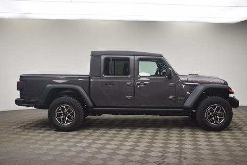 Granite Crystal Clearcoat Metallic 2026 Jeep Gladiator Rubicon
