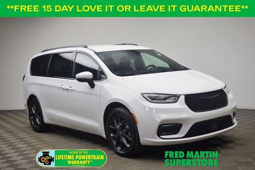 2023 Chrysler Pacifica Touring-L