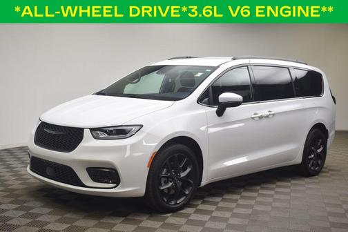 2023 Chrysler Pacifica Touring-L