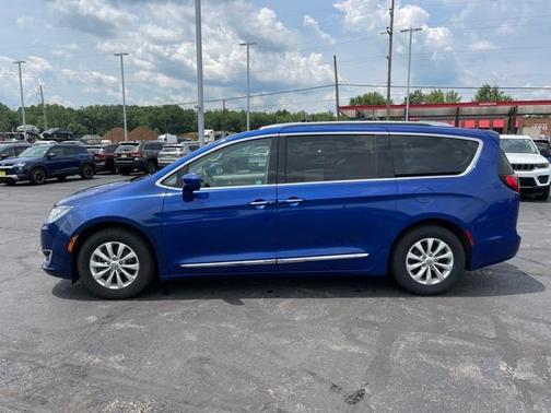 2018 Chrysler Pacifica Touring-L