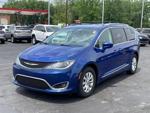 2018 Chrysler Pacifica Touring-L