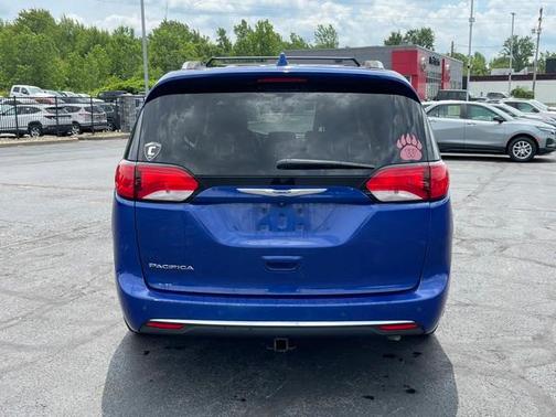 2018 Chrysler Pacifica Touring-L