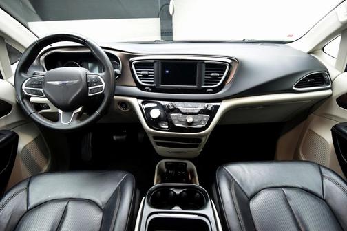 2018 Chrysler Pacifica Touring-L