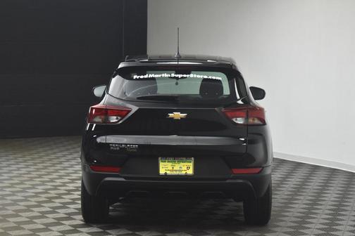 Mosaic Black Metallic 2023 Chevrolet Trailblazer LS