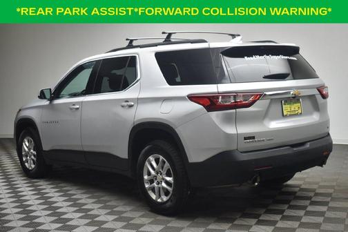 Silver Ice Metallic 2020 Chevrolet Traverse LT Cloth