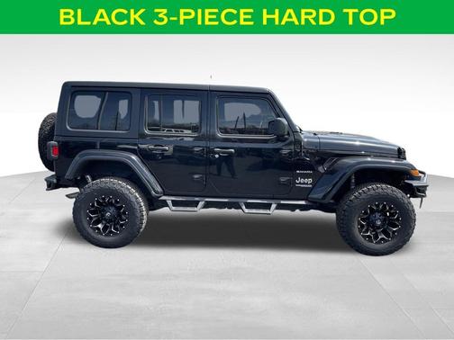 Black Clearcoat 2019 Jeep Wrangler Unlimited Sahara